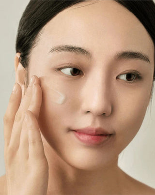 Rozjaśniająco-kojące serum do twarzy Light On Serum z witaminą C i wąkrotką azjatycką Beauty of Joseon_2 - 3