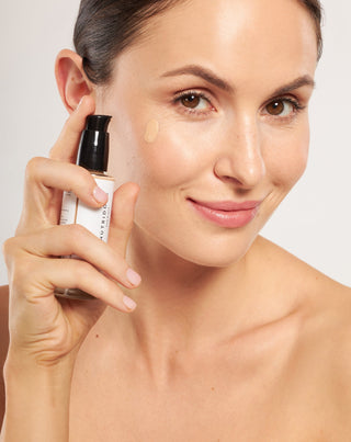 Nutridome brightening moisturising foundation with hyaluronic acid for fair skin - 4