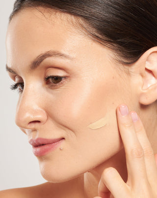 Nutridome moisturising BB cream SPF 50 with hyaluronic acid and vitamin C 02 Vanilla - 2