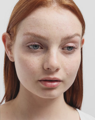 Nutridome 12-hour light mattifying full-coverage face foundation for fair skin 02 Natural - 4