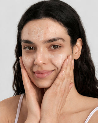 Facial peeling for acne-prone skin with niacinamide, panthenol, BHA, and microbeads Anti-Acne Orphica Clinic 100 ml - 2